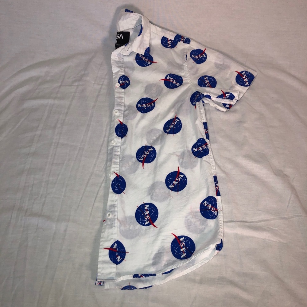 Men’s NASA All Over Print Casual Button Up Size M - Picture 4 of 4